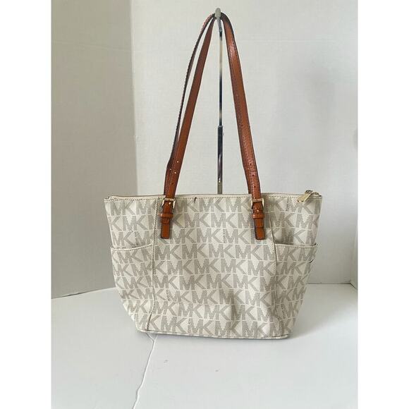 Michael Kors Gray and White Logo Jet Set East West Zip Top Signature Tote - Picture 4 of 12